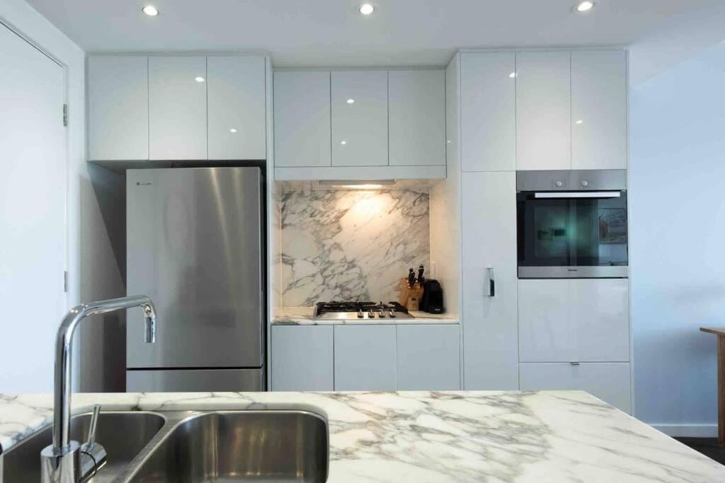 City Apartment, Pool & Carpark Аделаїда Екстер'єр фото